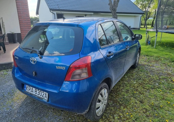 Toyota Yaris cena 9900 przebieg: 213000, rok produkcji 2007 z Libiąż małe 79